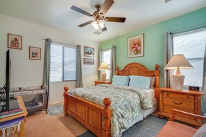 4 bedrooms, iron/ironing board, WiFi, bed sheets - Step-Free Sahuarita Retreat! Patio + Pool Access (Sahuarita)