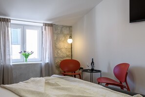 1 bedroom, travel crib, free WiFi, bed sheets