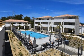 Piscine extérieure, piscine chauffée