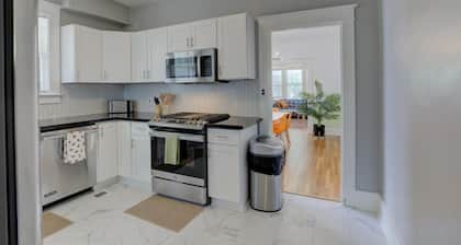 Hip Cooper Young Gem with Game Room - Walk to Food, Coffee, Bars & Liberty Bowl