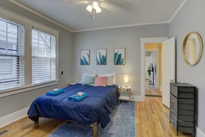 3 bedrooms, desk, iron/ironing board, travel crib - Renovated Cooper-Young Bungalow w/ Game Room • Walk to Food, Bars & Liberty Bowl (Memphis)