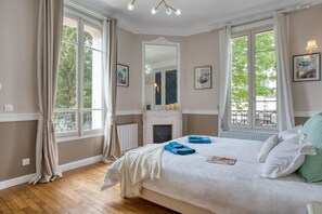 8 bedrooms, iron/ironing board, WiFi, bed sheets