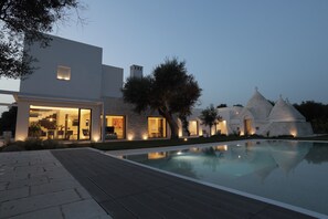 Outdoor pool - HOUSEHOLD THE NOTE (San Vito dei Normanni)