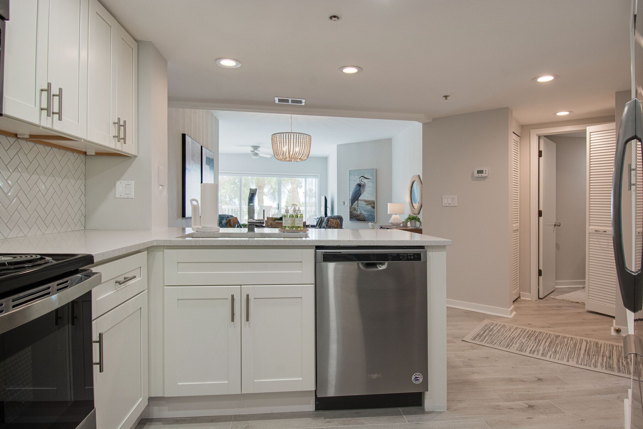 冰箱、微波炉、烤箱、炉灶