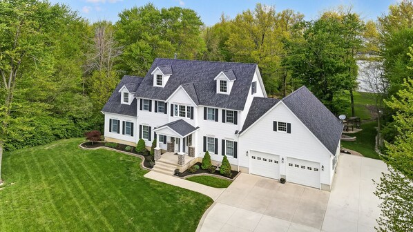 Exterior - Secluded Lake Front House with Pool - (Celina)