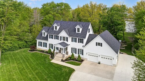 Secluded Lake Front House with Pool -