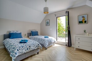 2 bedrooms, iron/ironing board, travel cot, free WiFi