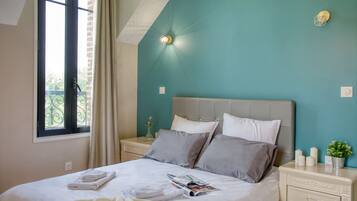 2 bedrooms, iron/ironing board, travel crib, free WiFi