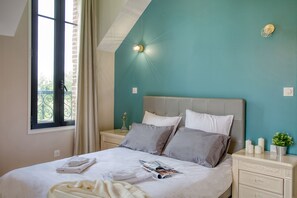 2 bedrooms, iron/ironing board, travel crib, free WiFi