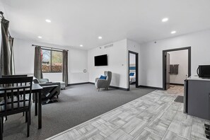 Smart TV - Downtown Executive Apartment - Calcis (Spearfish)