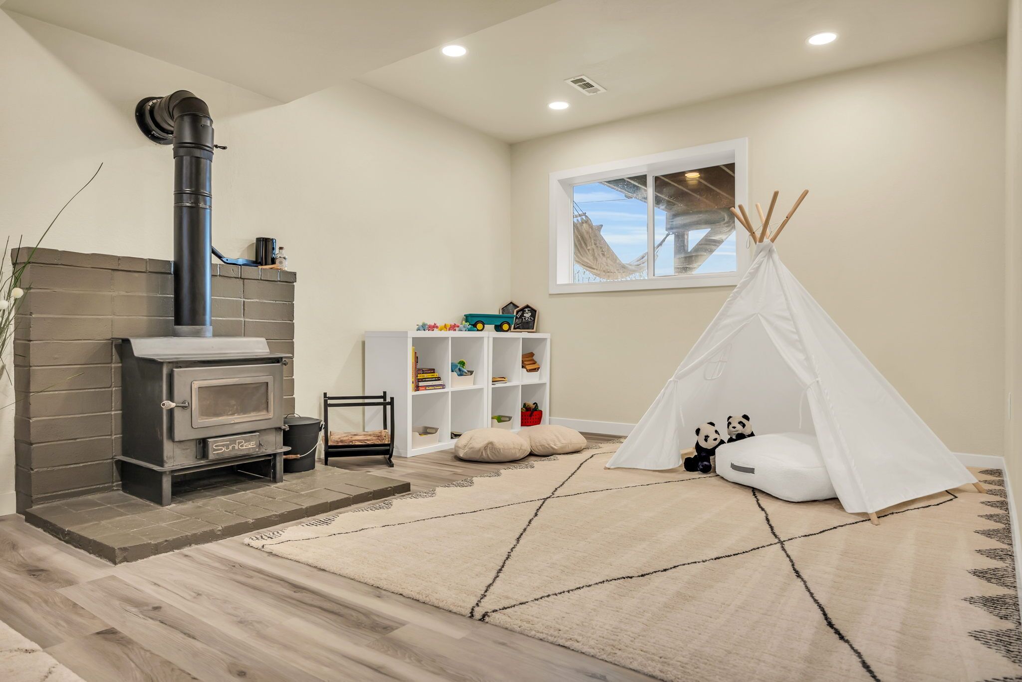 4 habitaciones, caja de seguridad en la habitación y escritorio 