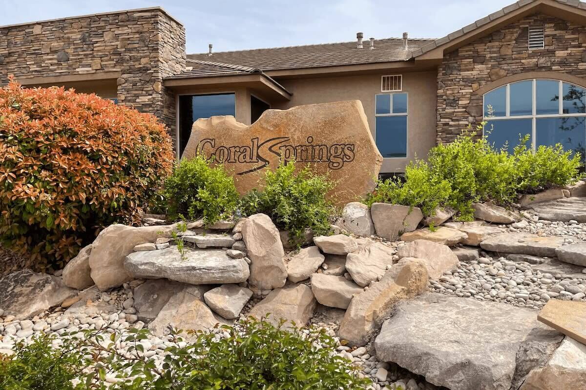 Ground Floor Slick Rock Suite| 2-Bed, Desert Views