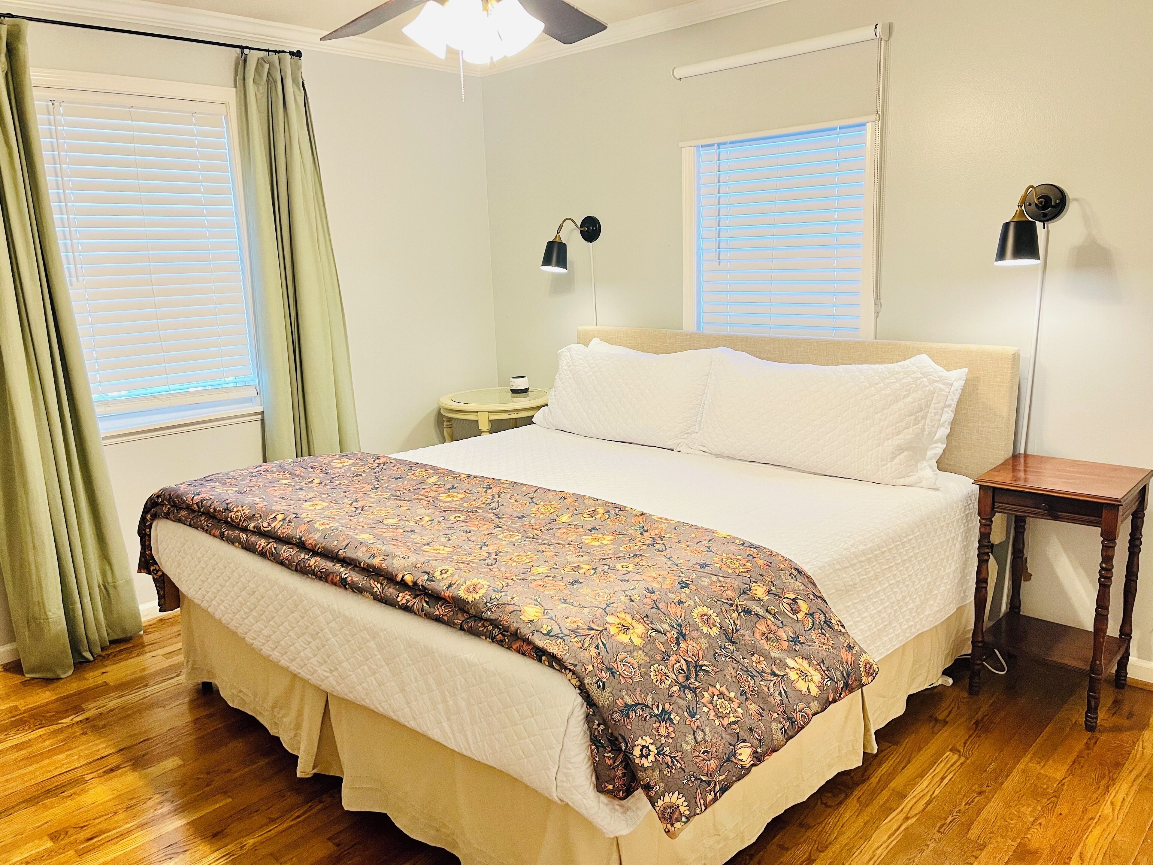 3 habitaciones, tabla de planchar con plancha, cuna de viaje y wifi 