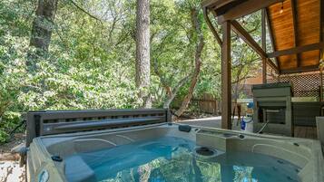 Bain à remous extérieur