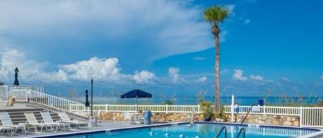 AuĂenpool, beheizter Pool