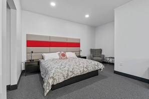 Desk, iron/ironing board, WiFi, bed sheets