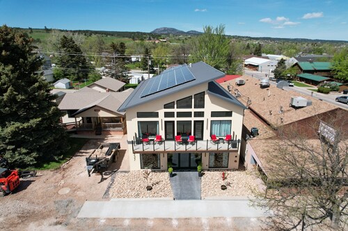 Lutum @ The Cobblestone - Handicap Accessible