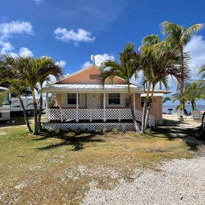 Free WiFi, bed sheets - Kings Kamp (Key Largo)