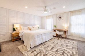 3 Schlafzimmer, Schreibtisch, Bügeleisen/Bügelbrett, Reisekinderbett