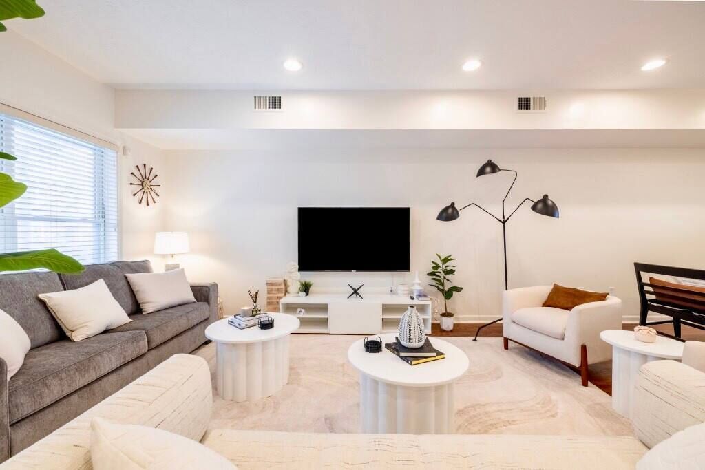 TV, video games, stereo, offices