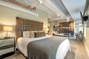 6 habitaciones, tabla de planchar con plancha, wifi y ropa de cama 