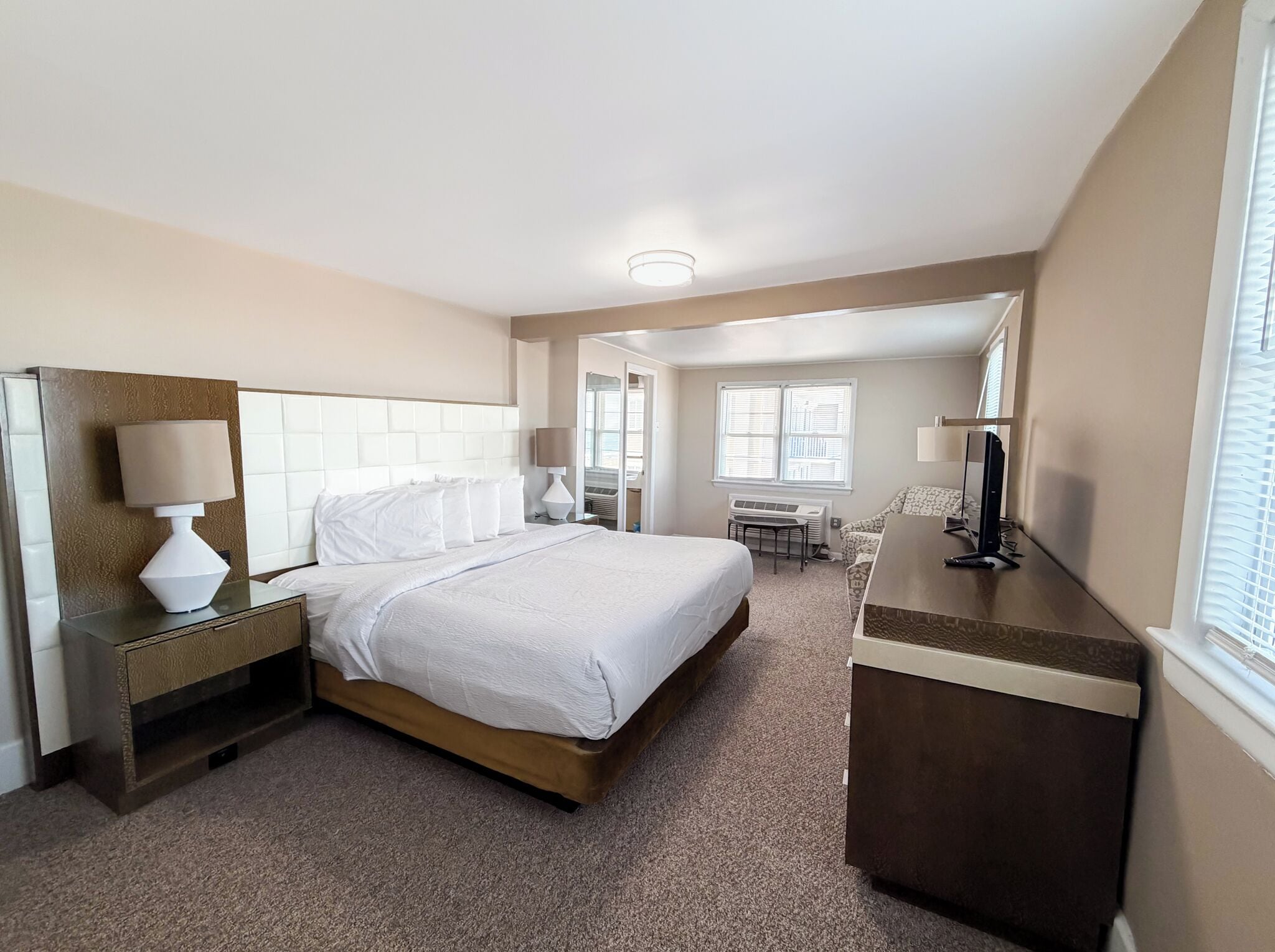 Deluxe Room, 1 King Bed, Non Smoking, Ocean View