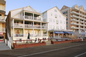 Front of property - Majestic Hotel & Apartments (Ocean City)
