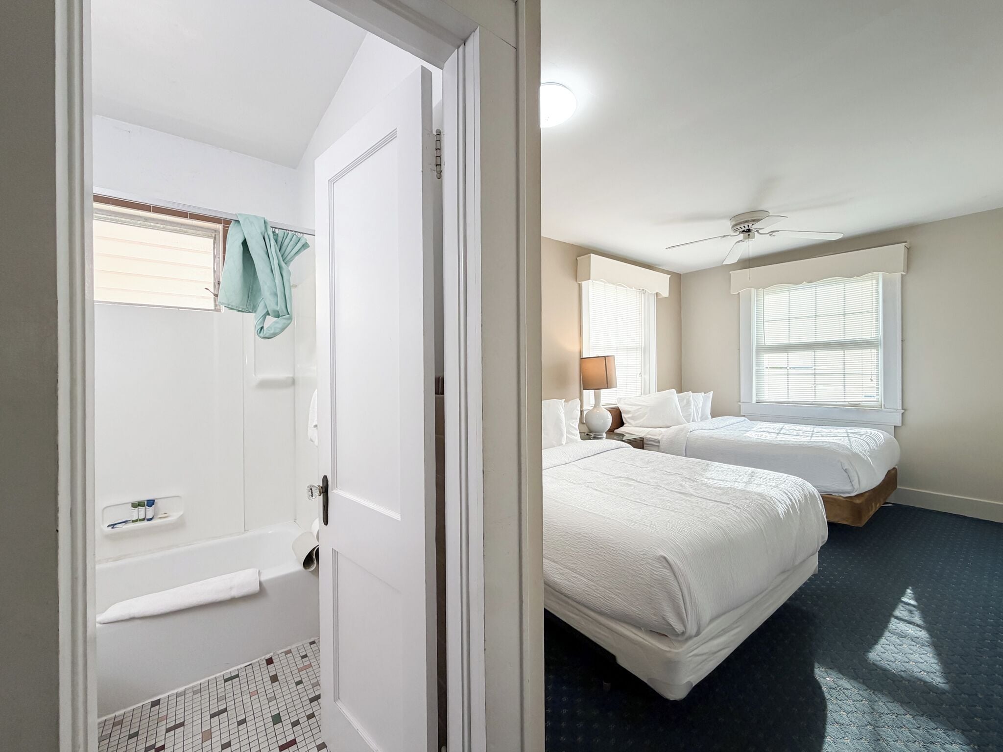 Deluxe Apartment, 3 Bedrooms, Non Smoking, Ocean View | Free WiFi, bed sheets