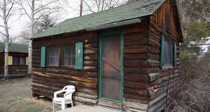 Cabin 1 at Sportsman’s Lodge, Rustic Cabin 1 at Sportsman's Lodge
