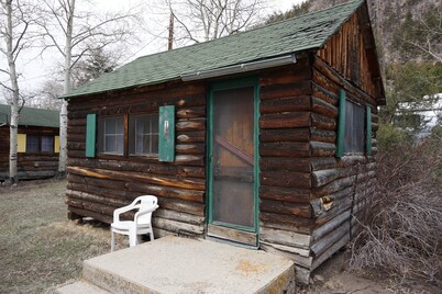 Cabin 1 at Sportsman’s Lodge, Rustic Cabin 1 at Sportsman's Lodge