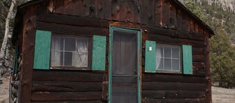 Cabin 6 at Sportsman’s Lodge, Rustic Cabin 6 at Sportsman's Lodge