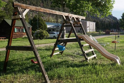 Cabin 6 at Sportsman’s Lodge, Rustic Cabin 6 at Sportsman's Lodge