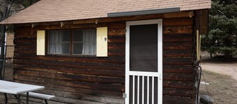 Cabin 9 at Sportsman’s Lodge, Rustic Cabin 9 at Sportsman's Lodge