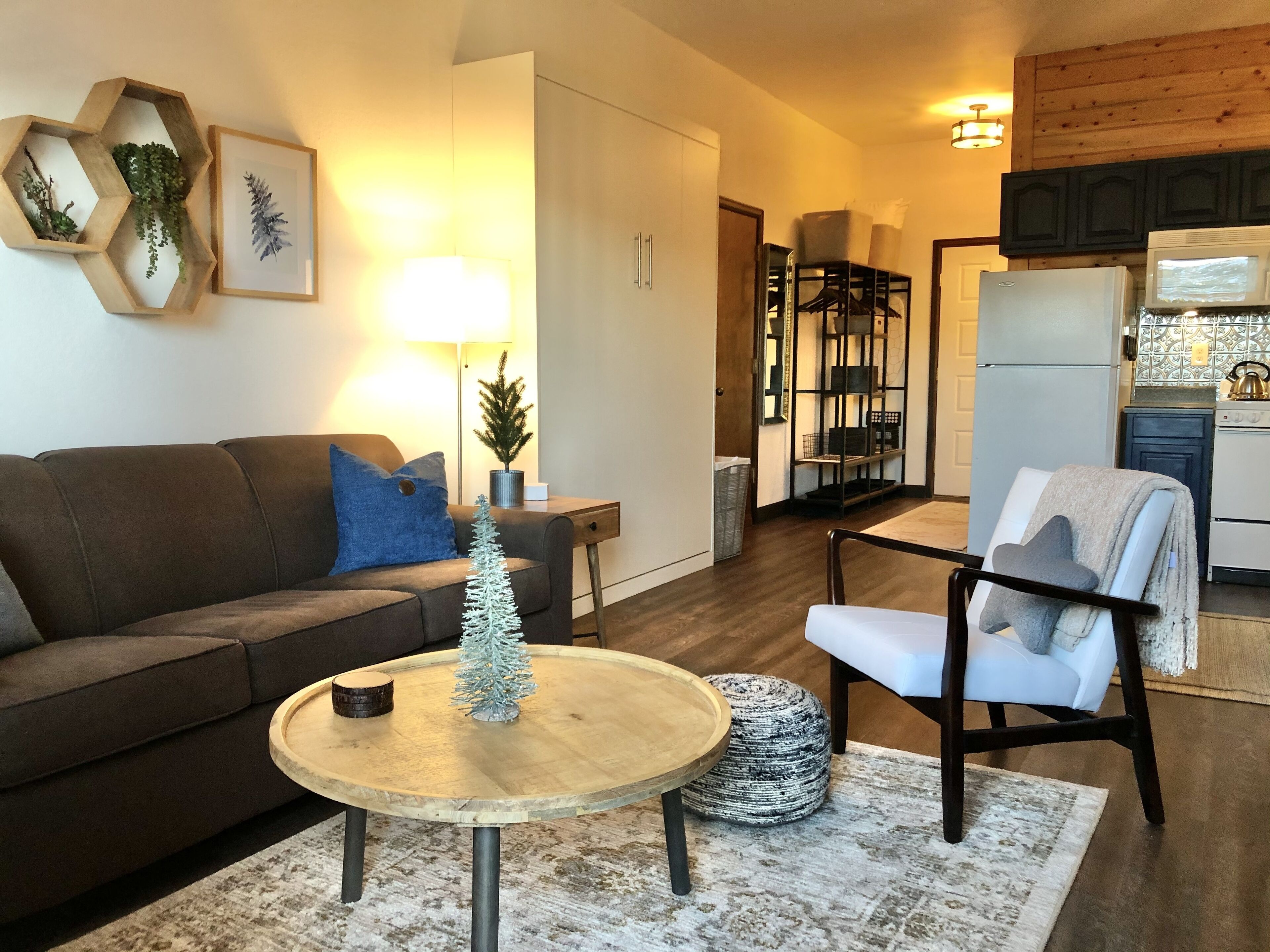 Queen Studio~Resort Amenities~19 Miles to West RMNP