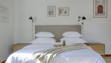 3 bedrooms, desk, iron/ironing board, travel cot