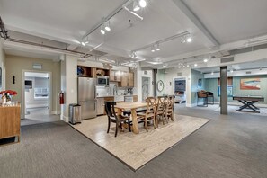 Dining - Rustic Suite 6BR/3500 sq ft, Walkable to Broadway (Nashville)