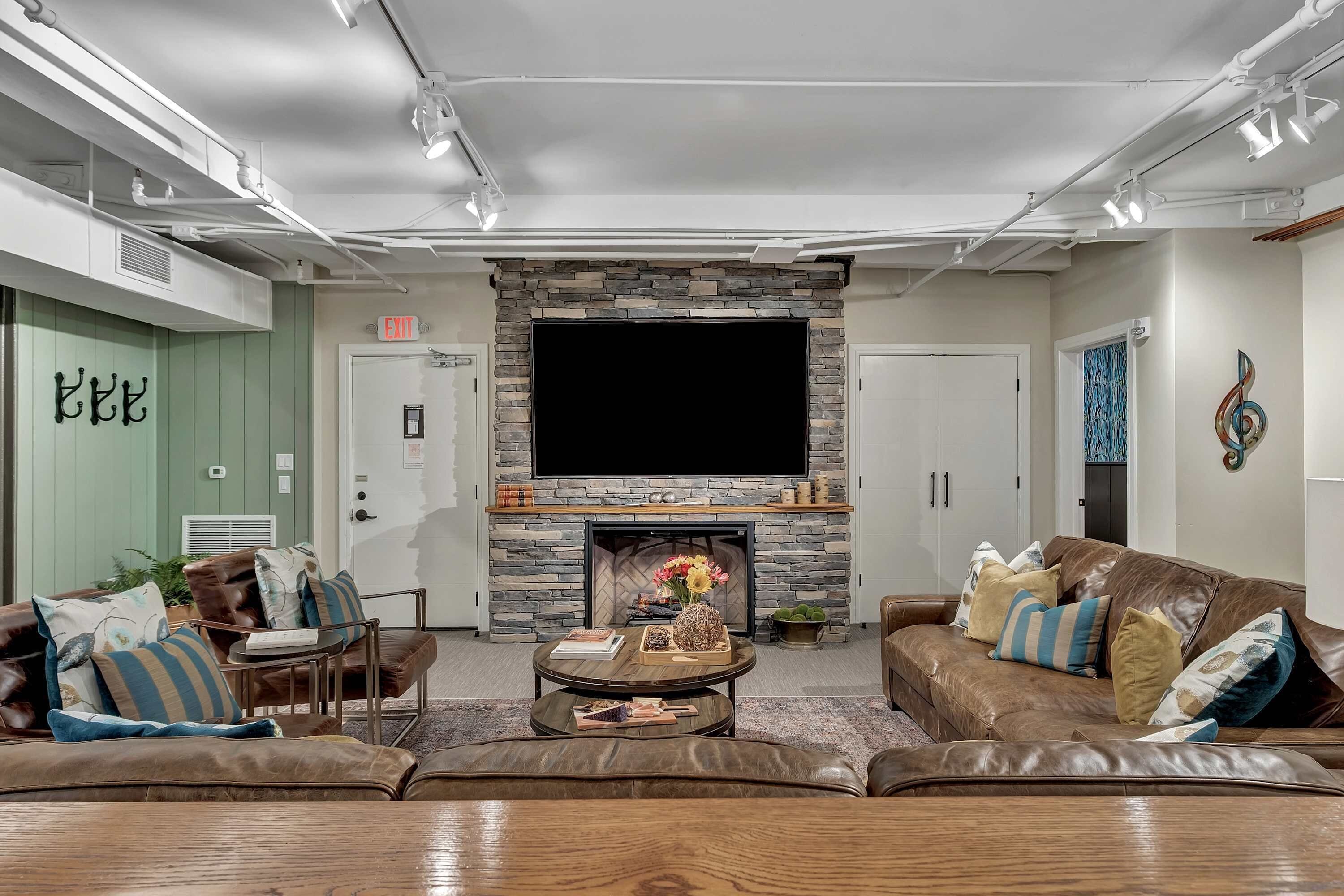 TV, fireplace, offices