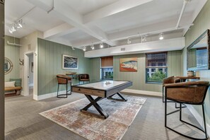 Game room - Rustic Suite 6BR/3500 sq ft, Walkable to Broadway (Nashville)