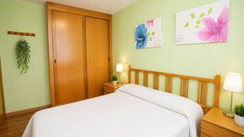 1 bedroom, iron/ironing board, free WiFi, bed sheets