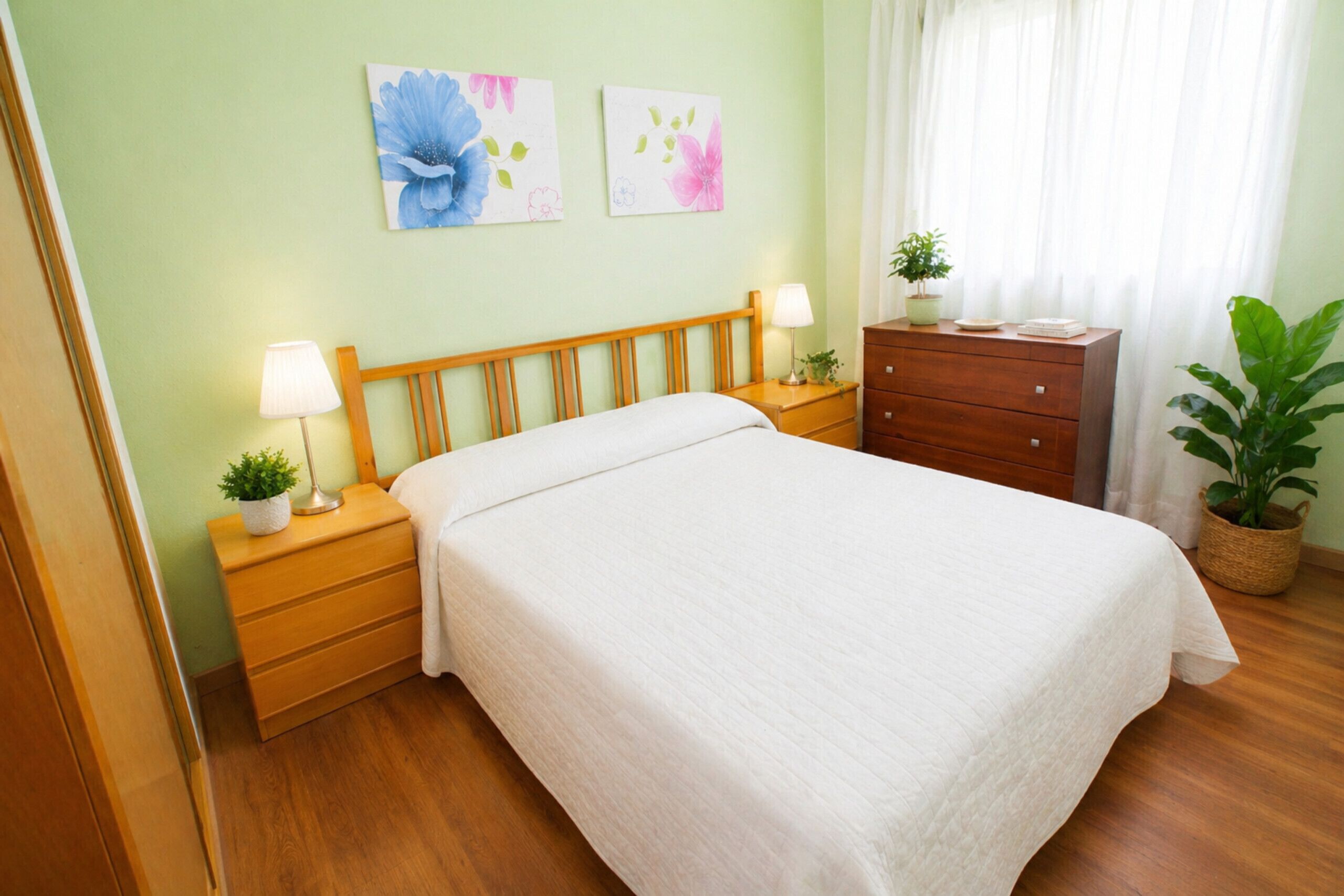 1 chambre, fer et planche à repasser, Wi-Fi gratuit, draps fournis