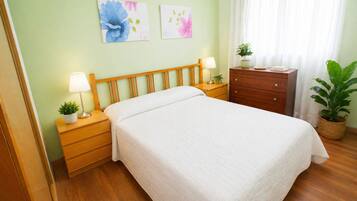 1 chambre, fer et planche Ă repasser, Wi-Fi gratuit, draps fournis