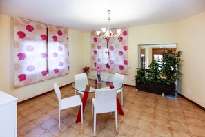 Dining - Villa GERANIS - Only Families (Cambrils)