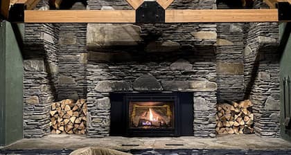 Lodge Hotel H5 · Resort Hotel at Loon Mtn w/pool, hot tub, Ski Hike