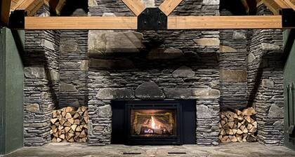 Lodge Hotel H4 · Cute Hotel Condo at Loon Mountain w/pool, hot tub