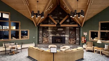 Smart TV, fireplace, ping pong