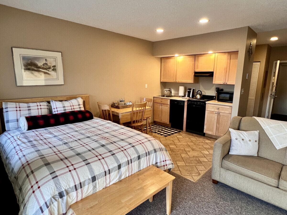 1 soveværelse, skrivebord, strygejern/strygebræt, weekendseng