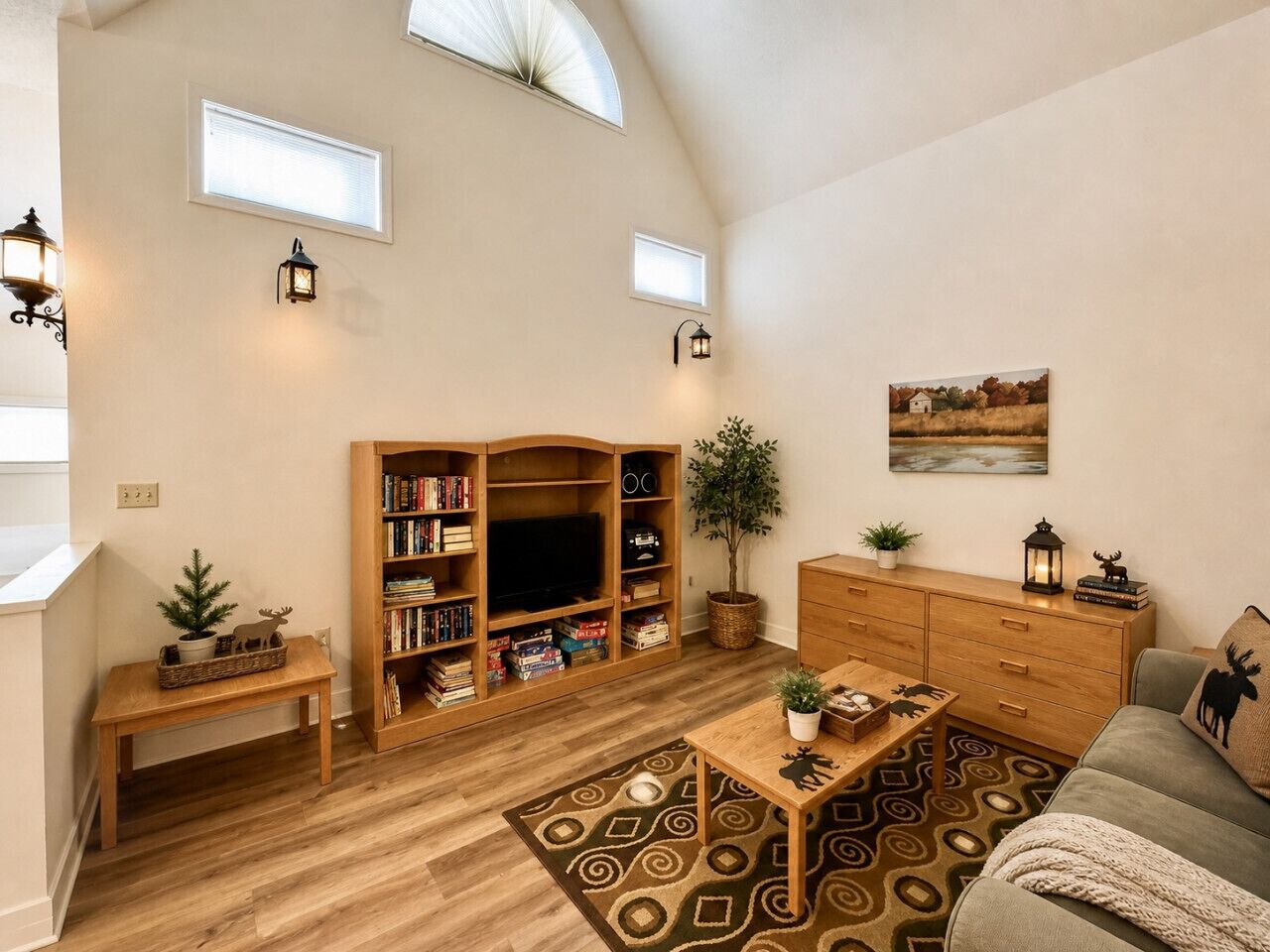 Most Spacious Unit At The Lodge -  2br Loft Sleeps 8  Mountain And River Views - Waterville Valley