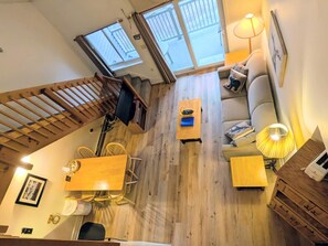 Smart TV, chimenea y tenis de mesa 