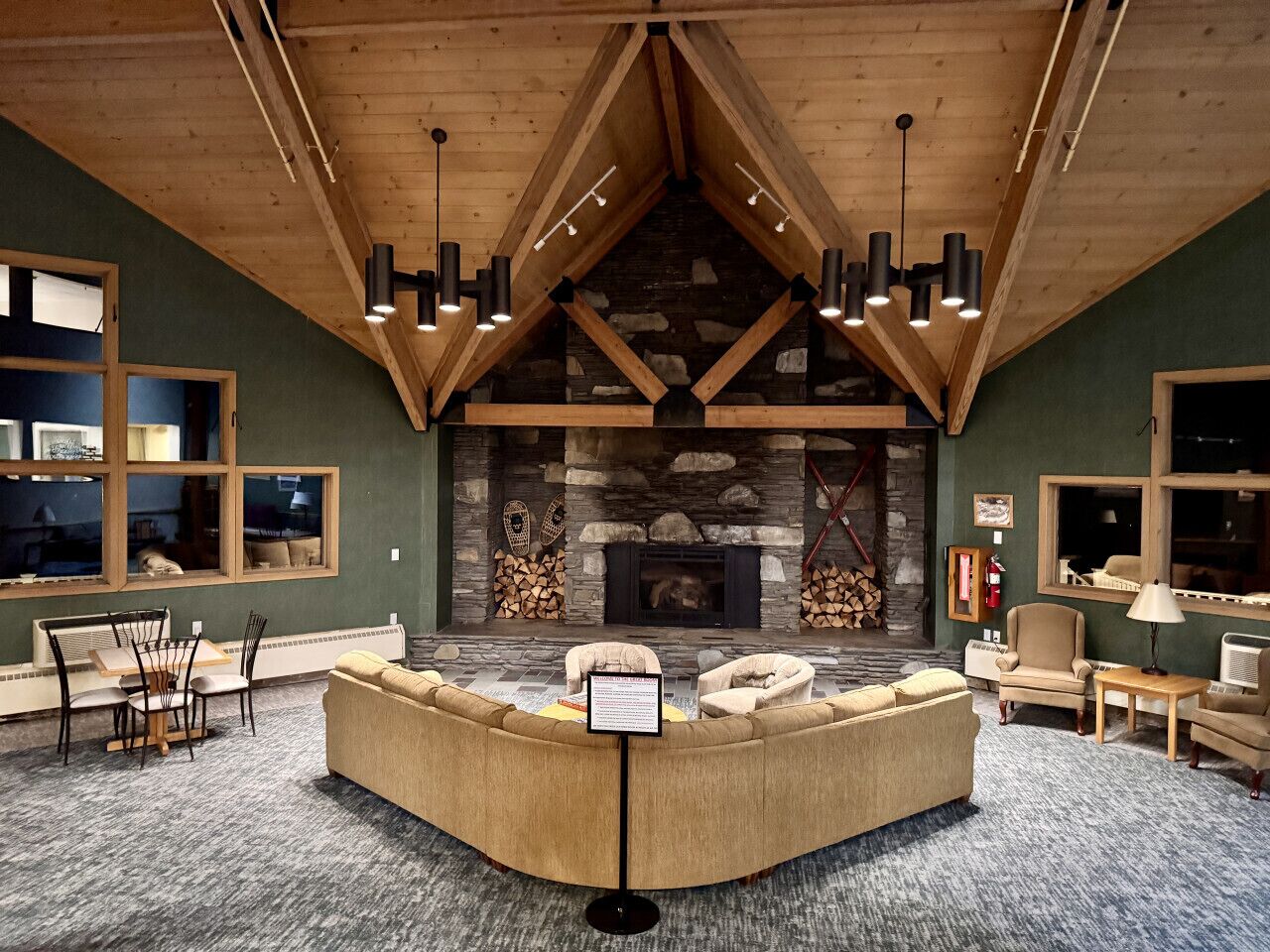 Smart TV, fireplace, ping pong