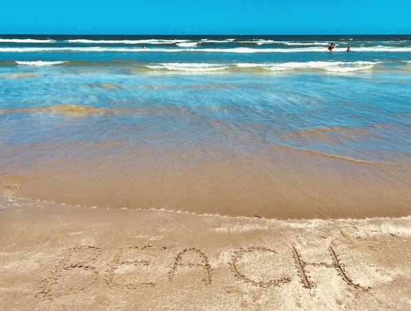 Beach nearby, sun loungers, beach towels